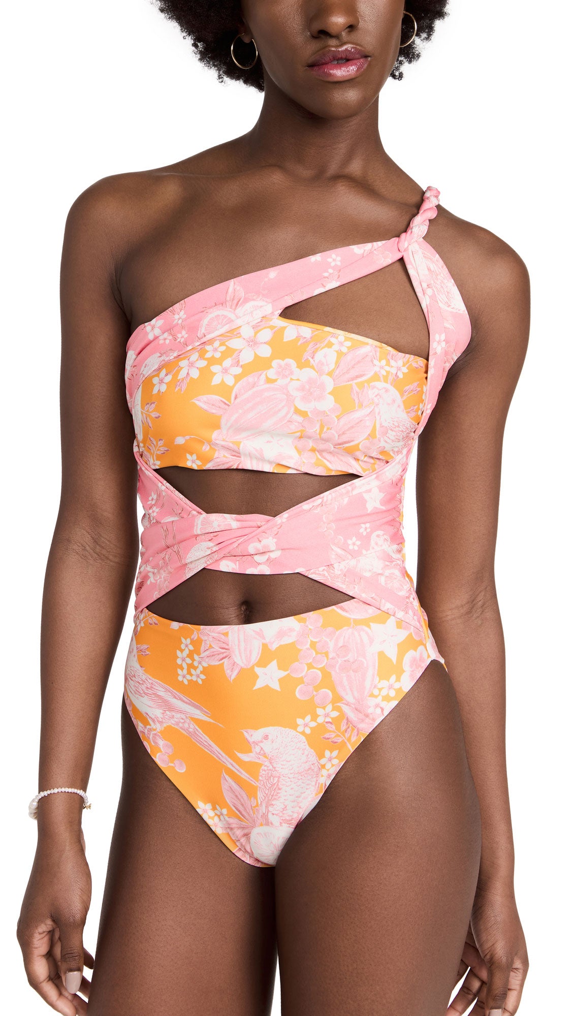 One-shoulder one-piece swimsuit